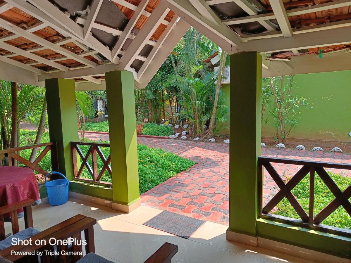 Dunhill Beach Resort Agonda Esterno foto