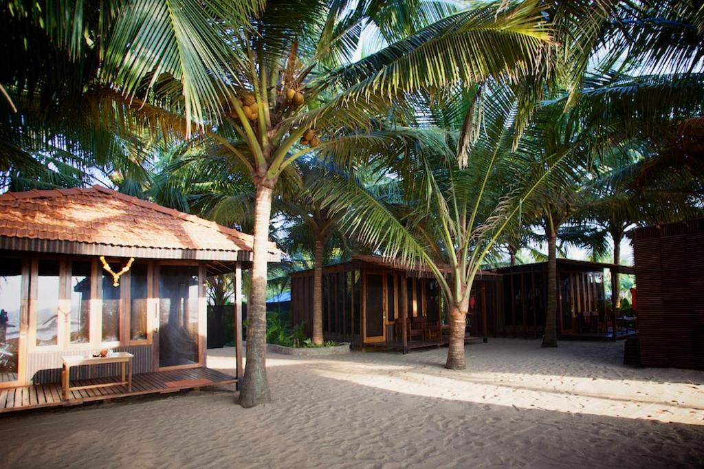 Dunhill Beach Resort Agonda Esterno foto