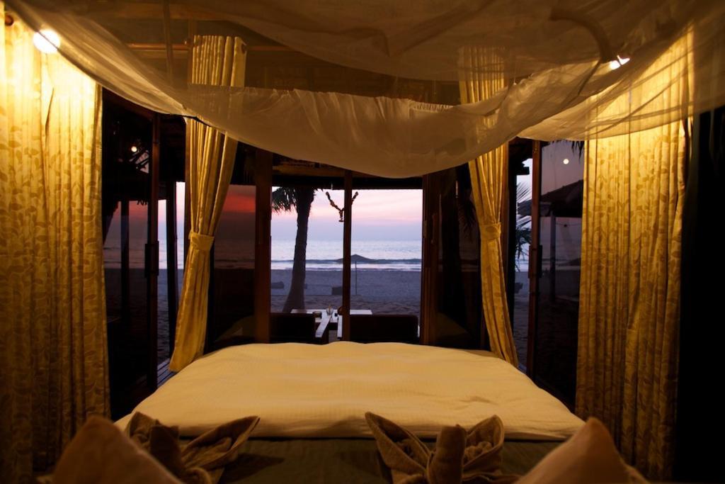 Dunhill Beach Resort Agonda Esterno foto