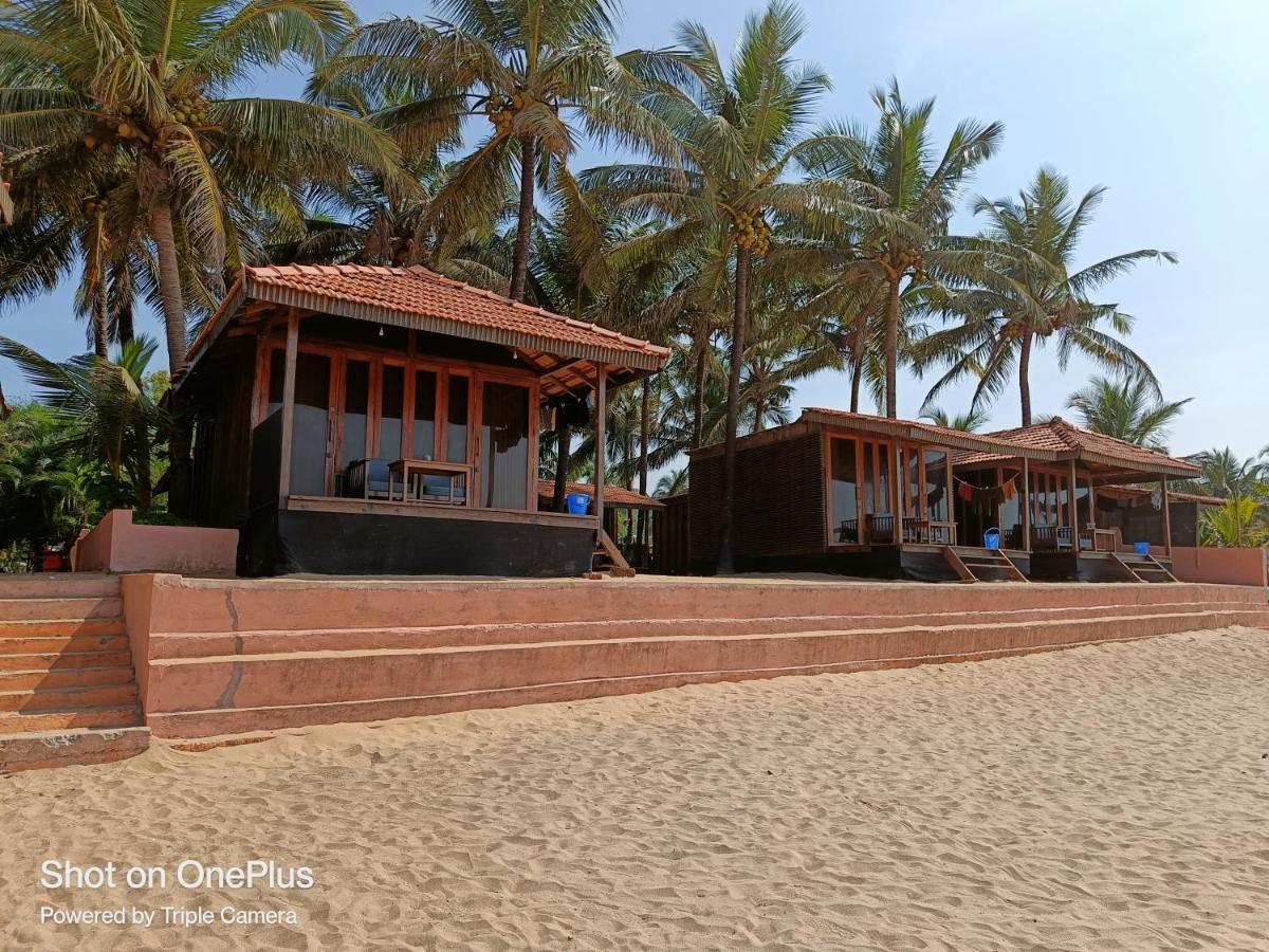 Dunhill Beach Resort Agonda Esterno foto