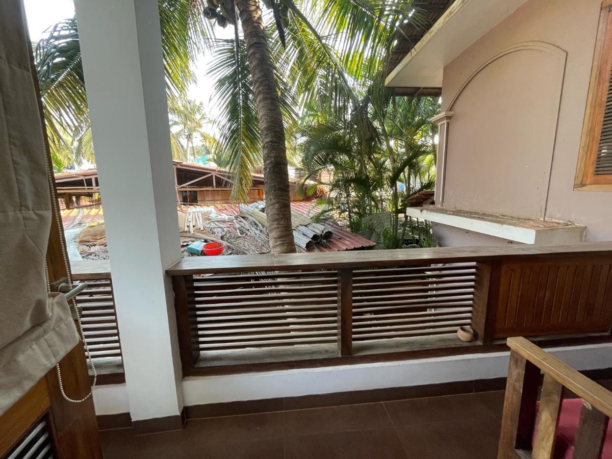 Dunhill Beach Resort Agonda Esterno foto