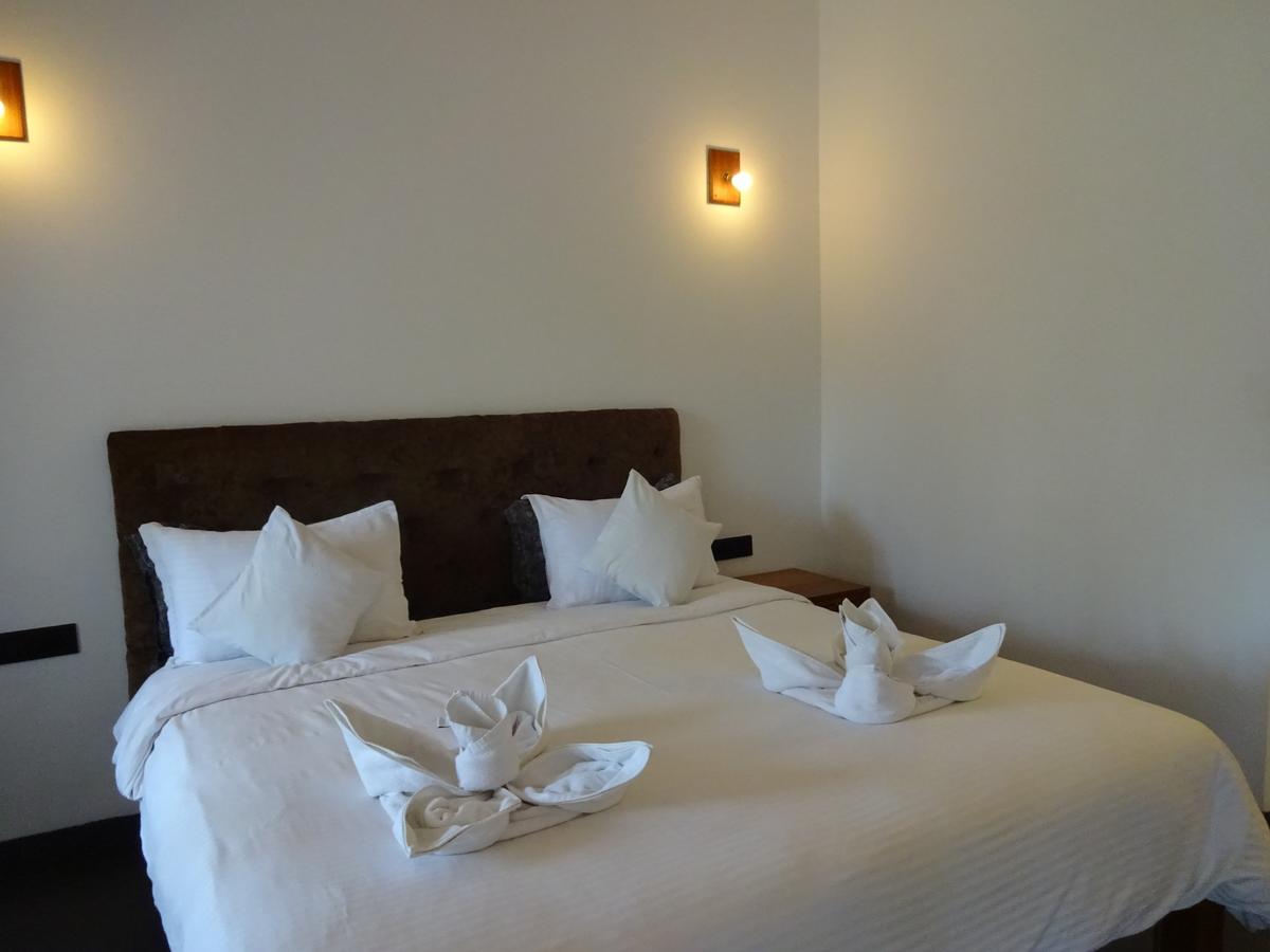 Dunhill Beach Resort Agonda Esterno foto