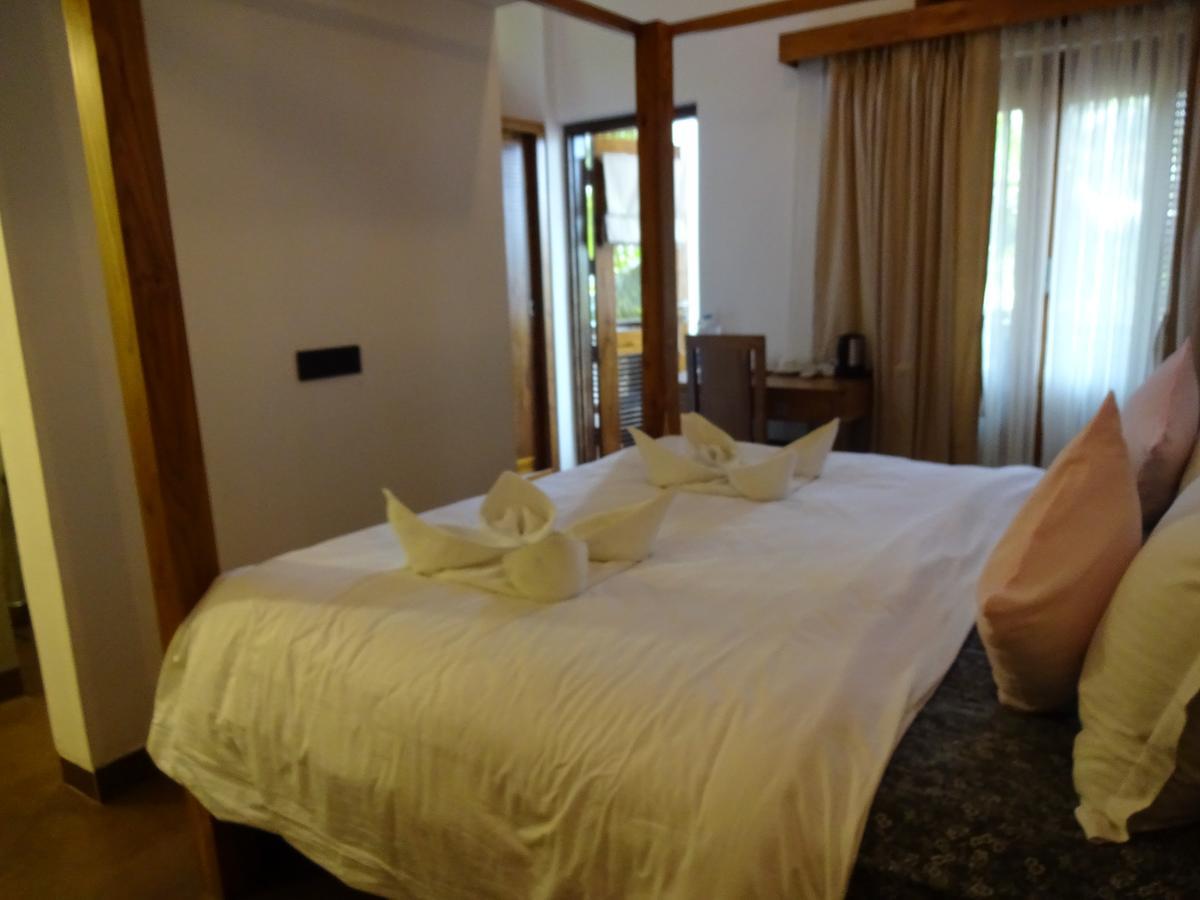Dunhill Beach Resort Agonda Esterno foto