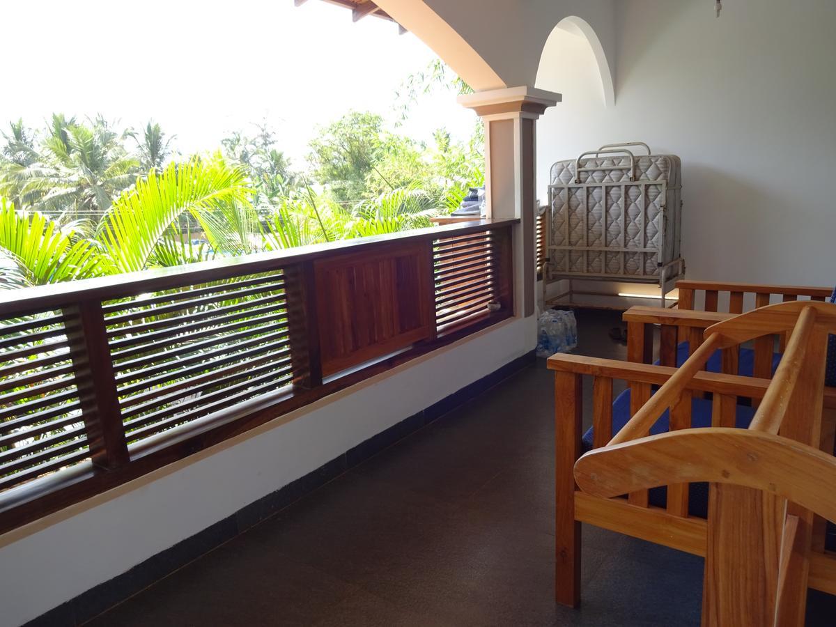 Dunhill Beach Resort Agonda Esterno foto