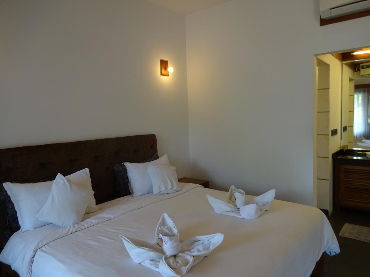 Dunhill Beach Resort Agonda Esterno foto