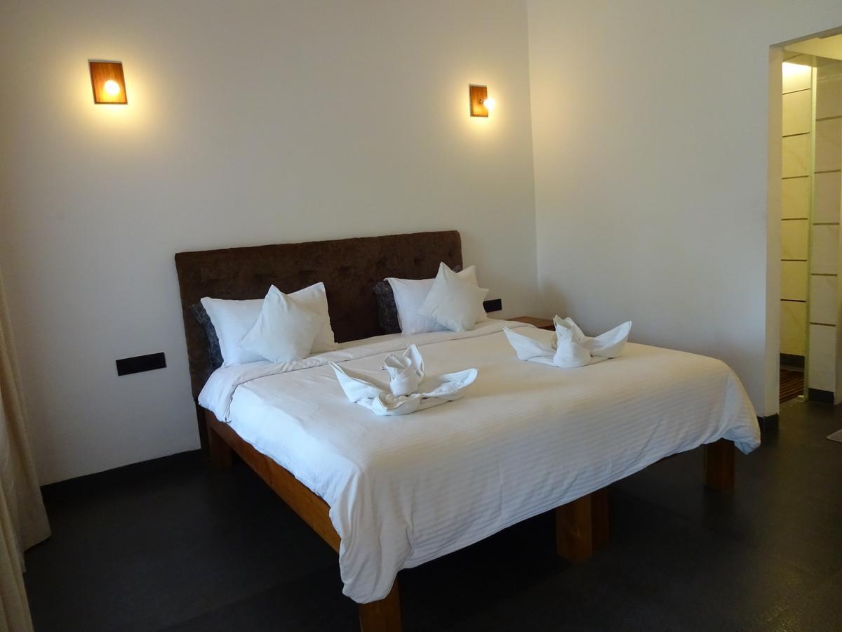 Dunhill Beach Resort Agonda Esterno foto